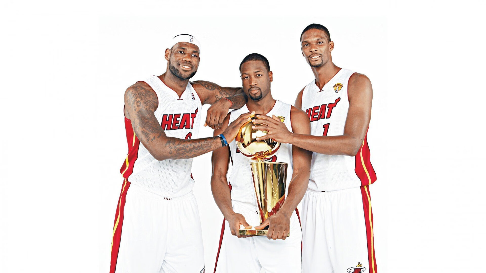 球员-姆巴佩独造三球，热刺主帅赛后主动拥抱致敬